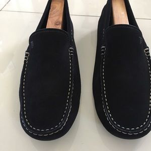 TODS  men’s suede black loafers.